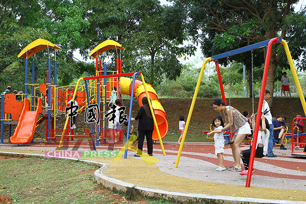 公园具备儿童娱乐设施。