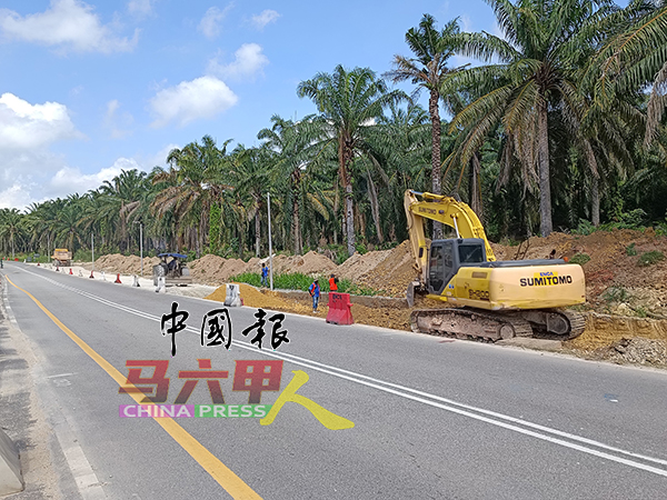 森德房产开发商如火如荼进行道路提升工作，暂定7月31日完成有关工程。