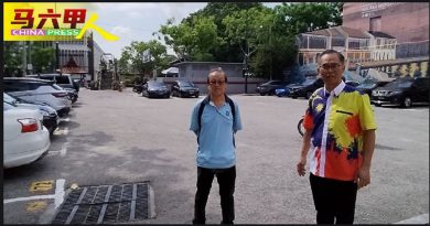 市政厅捉非法看车员 维护甲形象   刘志俍赞好