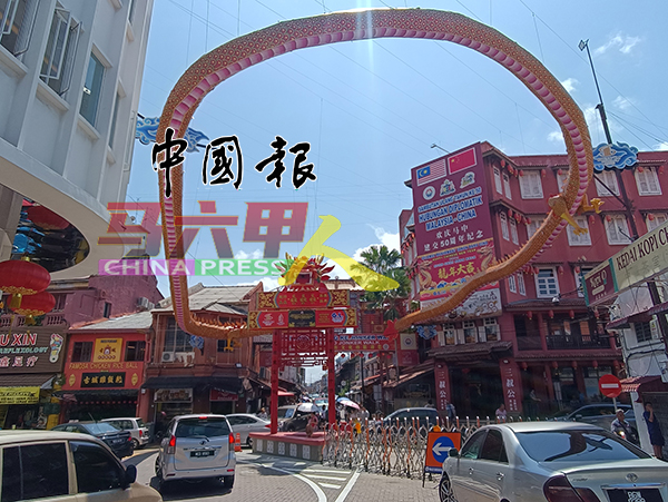 ■中国游客评马六甲鸡场街又破又小又肮脏，当地商家认为纯粹是个人看法。