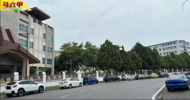 地砖下沉．沟盖失踪  甲国贸中心人行道多陷阱!