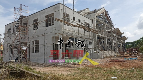 马六甲南天宫举行“万众一心,功德无量”筹募建庙基金千人晚宴,放眼筹款250万令吉,欢迎善信鼎力支持。