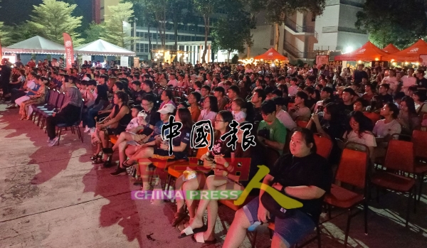 第二十六届文化嘉年华会园游会,带来精彩的文化表演,让在场者感受中华文化的魅力所在。