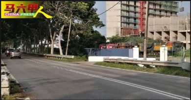 .浮罗加东路加东幸福花园路口.  路面变窄．车速过快 冀增安全措施   减意外