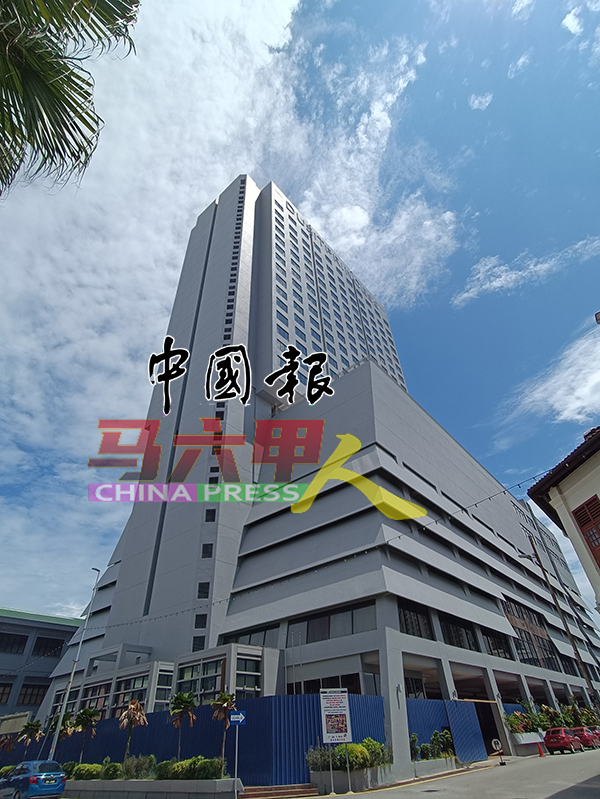 根据官网资料显示，马六甲都喜公主酒店为四星级，将拥有294间设备齐全的房间，更有一间全日制的咖啡厅。