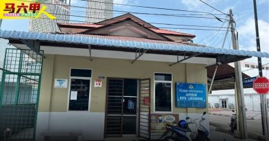 哥打拉沙马那州选区中心 建筑陈旧  多处裂缝漏水