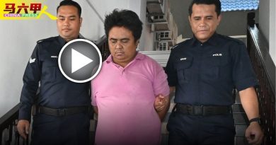 不甘遭责骂还被揭穿刚释放 逆子用头盔殴打生母