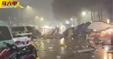 续数小时豪雨    甲市多区淹了   夜市摊档遭遇风灾