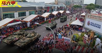 明年国庆游行地点不变  还是在怡力默迪卡路