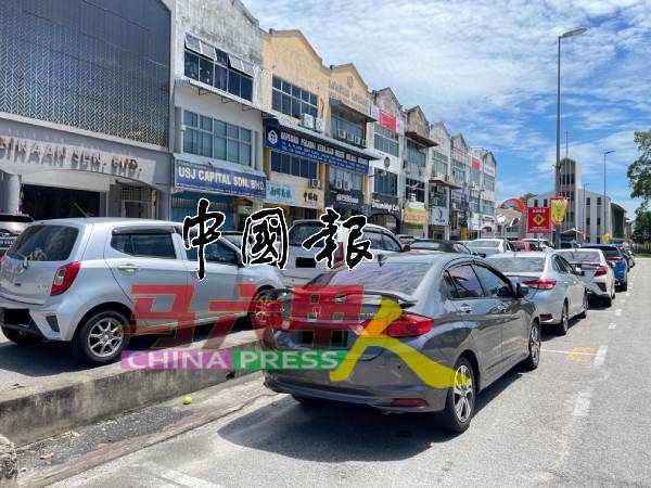 随着马六甲历史城市政厅及汉都亚再也市议会泊车承包商Syntax Valley Parking有限公司结业，民众于9月28日至10月1日期间，无需缴付泊车费。