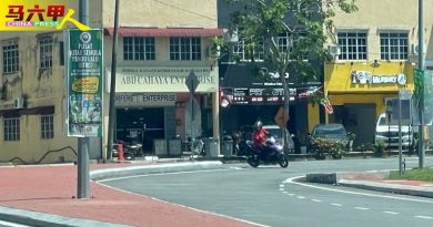 路口只限“左入、左出” 车辆冒险非法U转  右转
