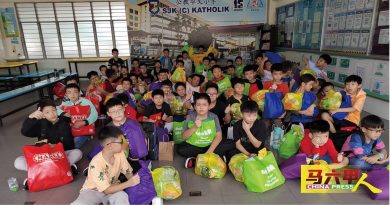 公教小学庆儿童节 早上运动会放学看电影