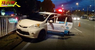 开车途中疑心脏病发  电召车司机 撞护栏亡