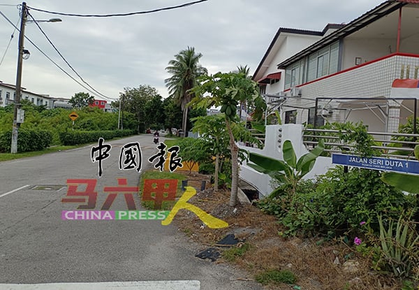 ■欲前往甲市区方向的道路使用者，可取道斯里杜达1路。