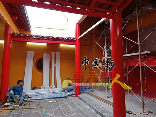 玉皇殿如火如荼扩建中。