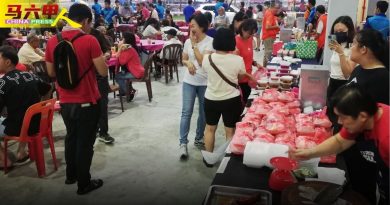 蒙福青年培育学院嘉年华 雨水浇不息民众热情