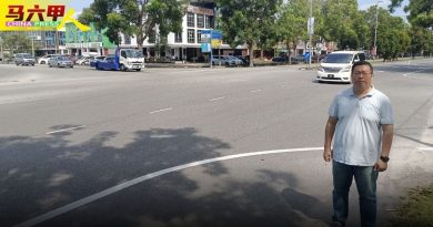 十字路口车辆争道 车祸频传危及安全