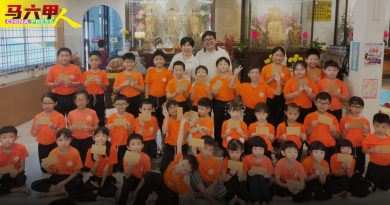 武吉波浪佛学会结业礼 学生展现学习成果