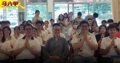 马佛青  考生祈福会圆满