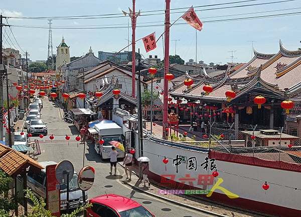 ■除了疫情期间停办3年，观音亭街的年景布置已有38年历史。