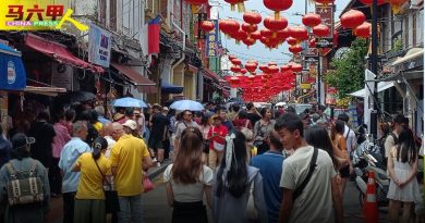 人潮如鲗   车水马龙 世遗区春节热到爆