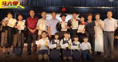 野新育贤学校董事会  拨23人逾万奖助学金