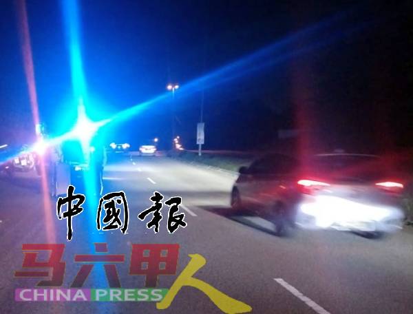 死亡意外在AMJ大道柏莪路段发生。（图警方提供）