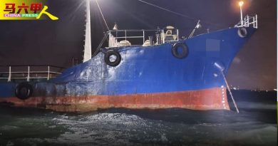 油轮非法停靠甲海域 船上2人遭扣留