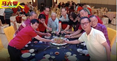 王文泰：游客多了 “年景布置   带旺百业”