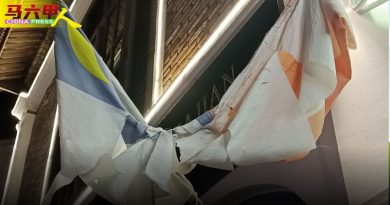 刘志俍劝世遗区店主 快拆烂国州旗  保形象