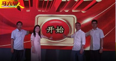邱培栋：友族送孩子就华小 证明认同华小教学方针