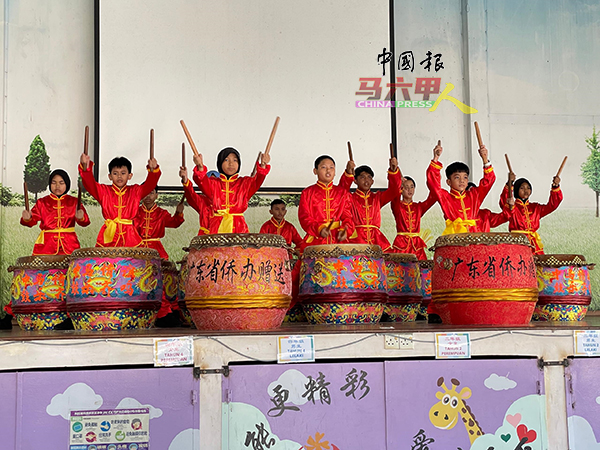 ■创校逾70年的丁赖华小,成立二十四节令鼓队,获得不少友族学生响应。