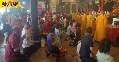 人人补运  祈顺利              青云亭  涌人潮