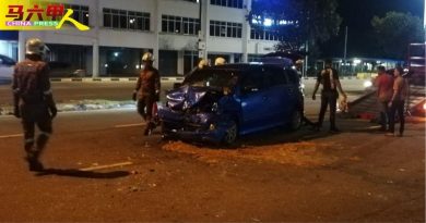 沿海公路2车相撞 3人受伤送院