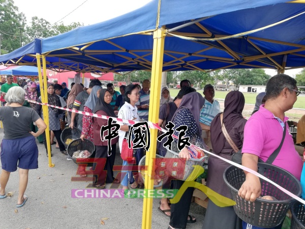甲州去年关爱促销活动的销售总数额，达到3700万令吉，并有100万的消费人受惠。（档案照）