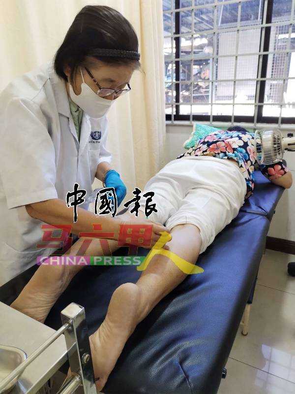 中医义诊包括提供针灸治疗。