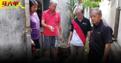 排水系统已近百年 窄狭  堵塞   老店内常淹水