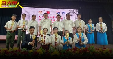甲中学生华文中堂书法比赛 育中夺双料冠军