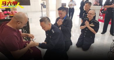配合警察日 卫塞节 50警员  社团领导  释迦院祈福