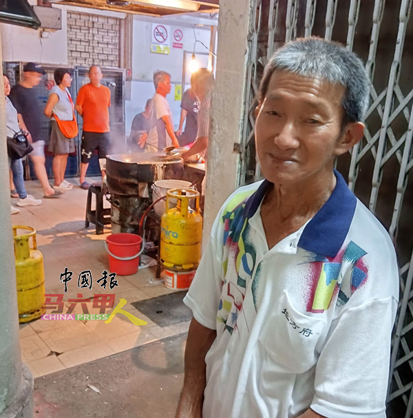 ■林开发：马六甲独特古早味蚝煎。