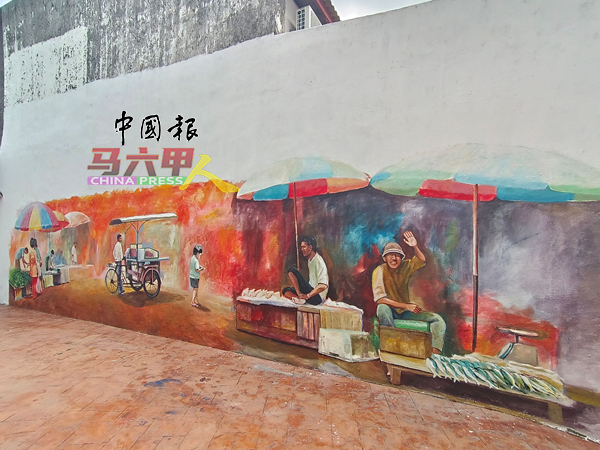 ■热闹的巴刹情景，呈现早期老街常见生活场景。