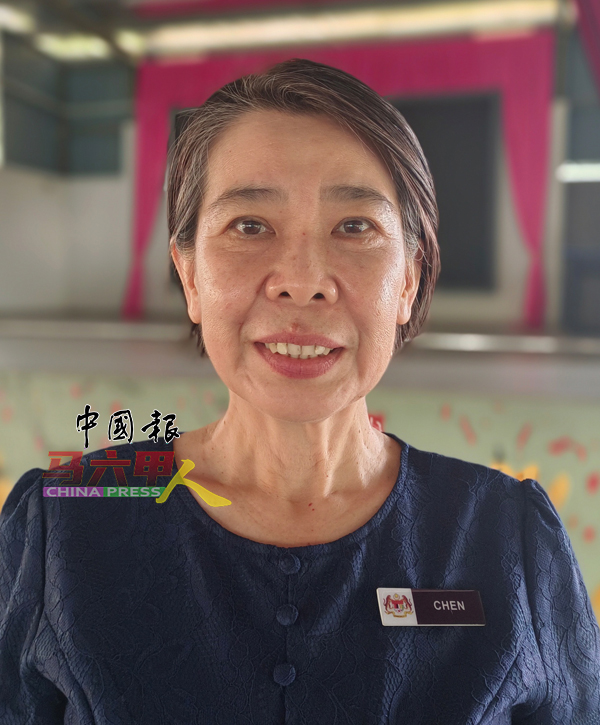 爱极乐华小校长曾慧云。