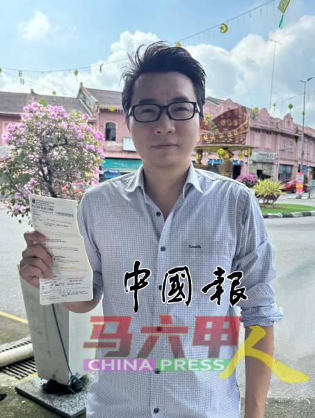 赖天斌可协助商民处理罚单问题。（图赖天斌提供）