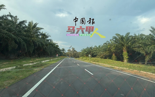 ■武吉加央路全长1.81公里,已开放约一个月,目前处于试行阶段。