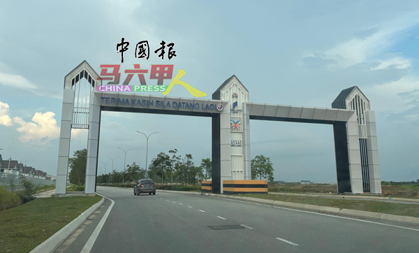 ■武吉加央路的开通,让Bandar Botani Parkland的居民来回甲市区更便捷。