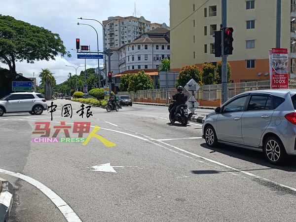 ■林朝雁促请当局完善路面的指标,避免引起不熟悉路况者混淆。