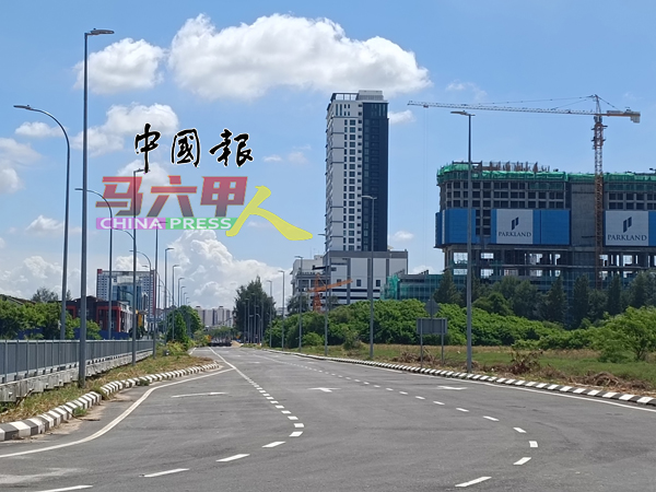 ■哥打拉沙马那至吉里望的新路工程已进入尾声，最快能在本月底开放。