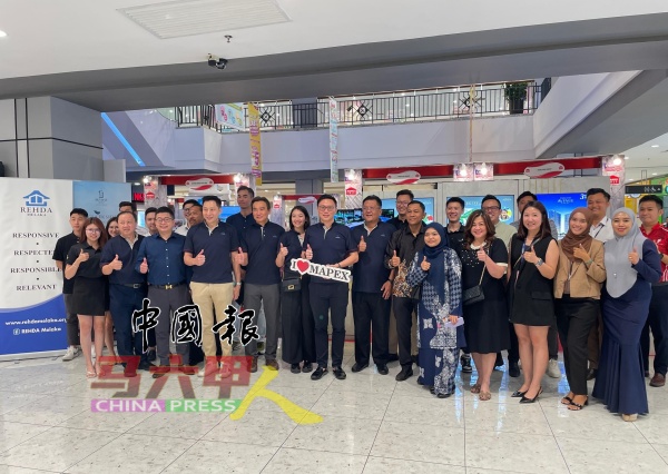 大马房地产发展商会（REHDA）甲州分会于爱极乐永旺购物中心，举行2025年房地产展销会，获得12家发展商响应。