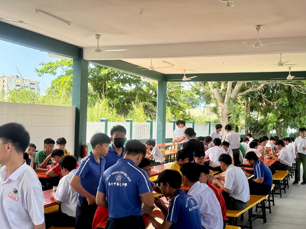 ■占地约5328平方尺的新食堂，改善学生歇息用餐的环境。