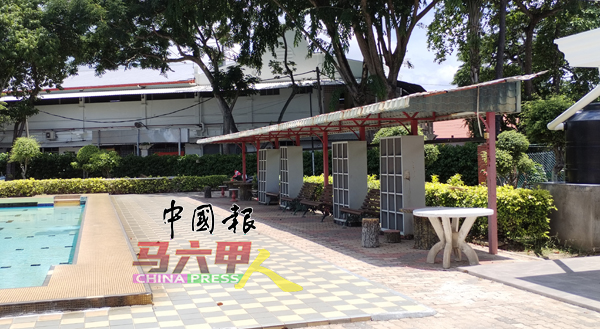 ■泳池的设备已残旧，需要更新。